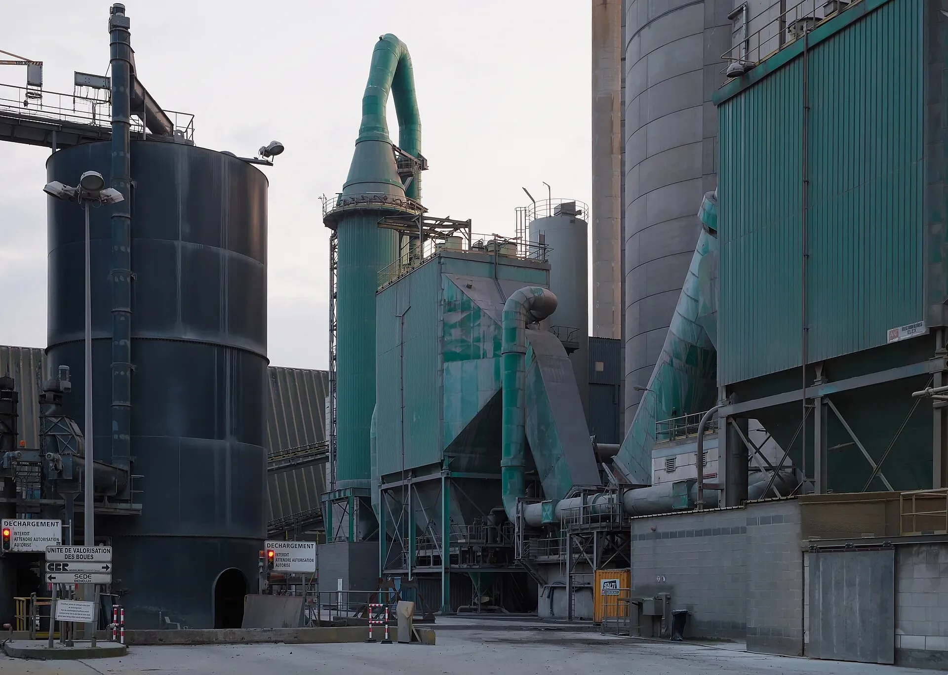 09-CBR cement factory in Antoing, Belgium (DSCF5121)
